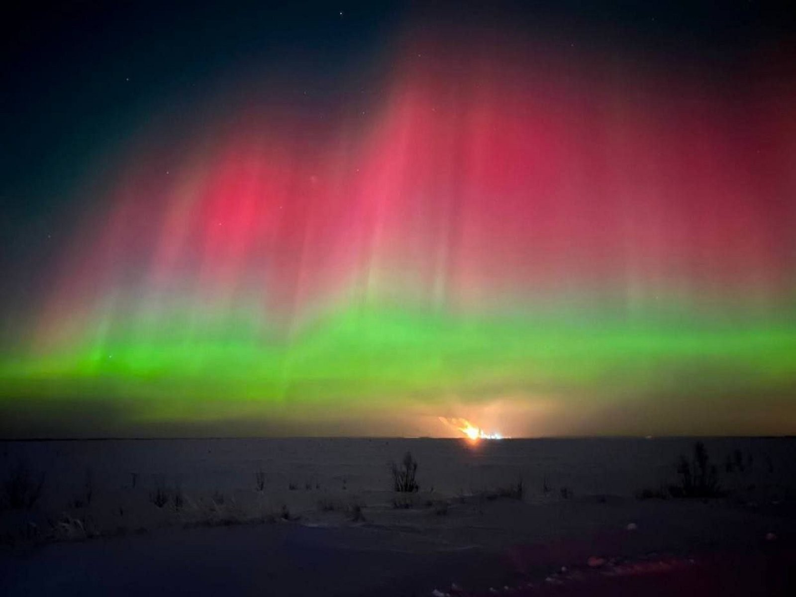 Одно из сильнейших в XXI веке: россияне наблюдали яркое полярное сияние